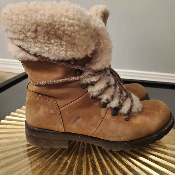 Lace up UGG boot - Picture 4 of 7